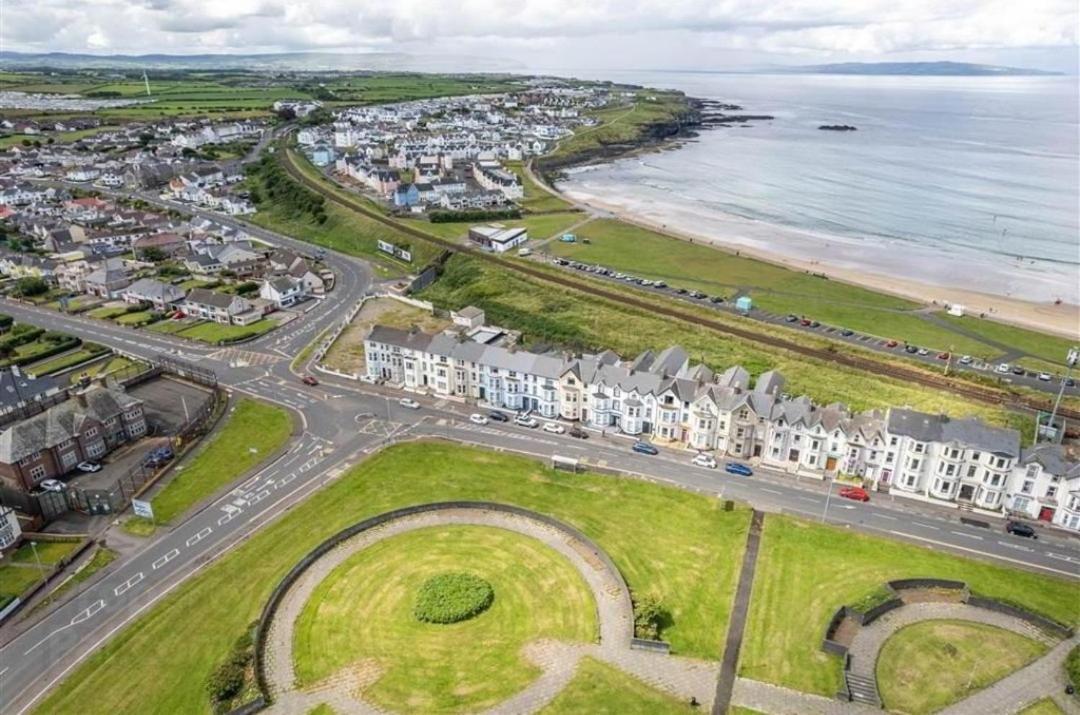 2 Dunluce Green - Portrush By The Sea Exterior photo